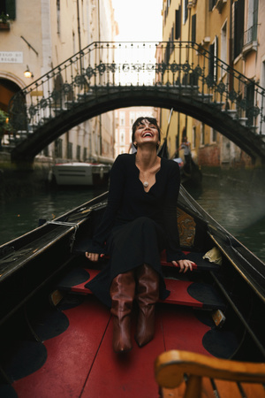 SUKIENKA SCARLET CZARNA