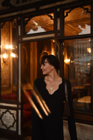 SUKIENKA SCARLET CZARNA