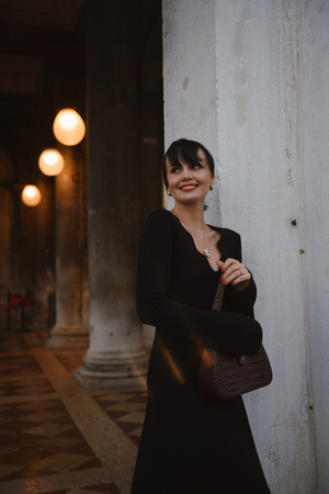 SUKIENKA SCARLET CZARNA