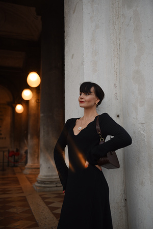 SUKIENKA SCARLET CZARNA